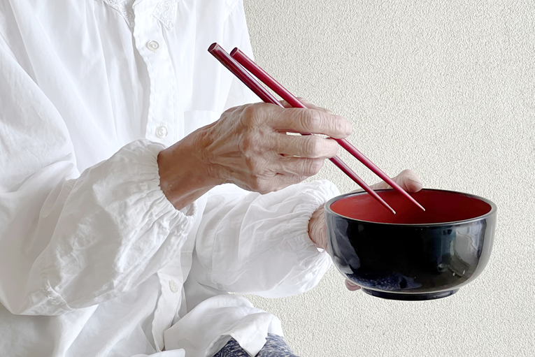 箸・ペンをもつと力が入らない・使いにくい